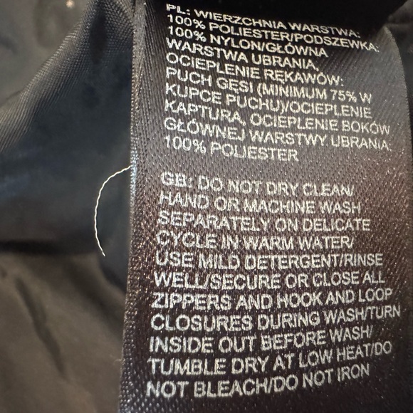 The North Face Women's Black Long Puffer Jacket Slim Fit - Picture 13 of 14